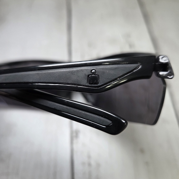 NWT Foster Grant Black Sport Sunglasses - Picture 4 of 7